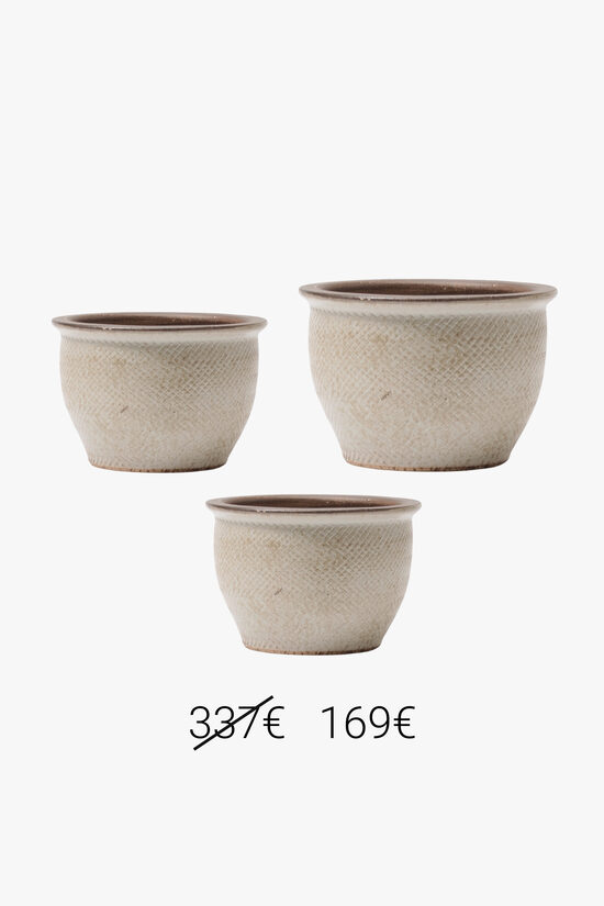 3 vecināti baltu keramikas puķu podu komplekts no Romantika sērijas